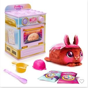 New COOKEEZ MAKERY Sweet Treatz Oven Exclusive Edition Surprise Scented Plush